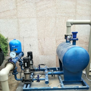 �޸�ѹ��ˮ�豸